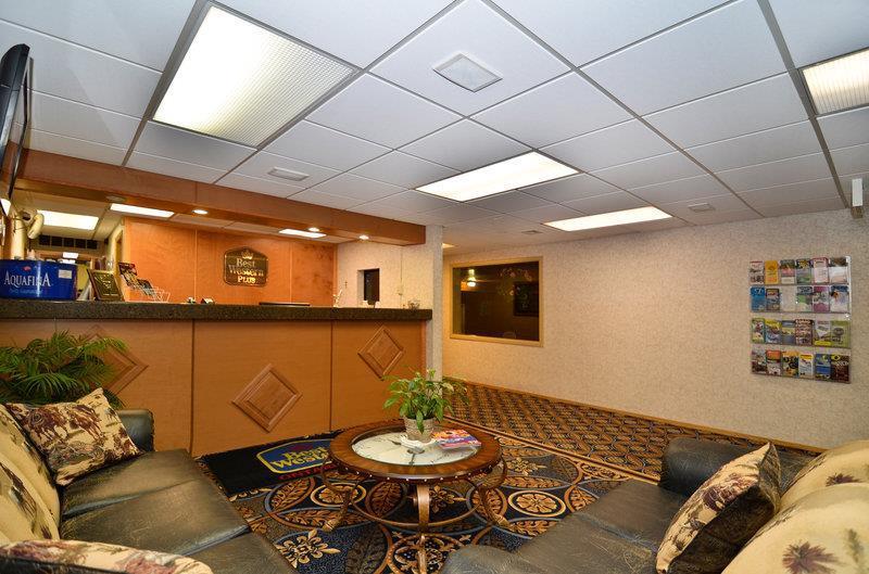 Best Western Inn & Suites Ontario Interior foto